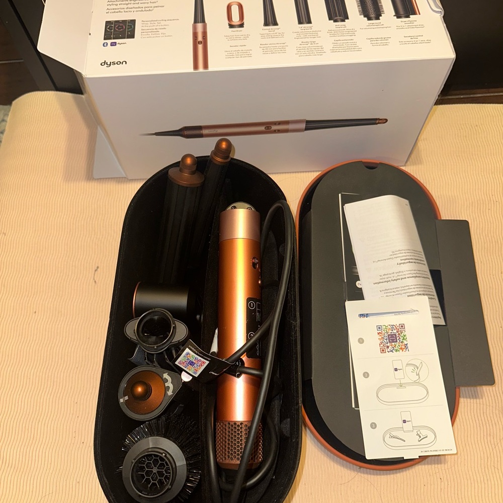 Dyson Air Wrap I.D for straight +wavy hair